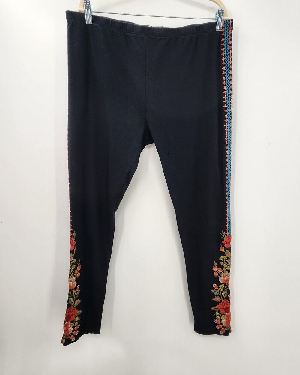 Johnny Was Floral Embroidered Leggings XL